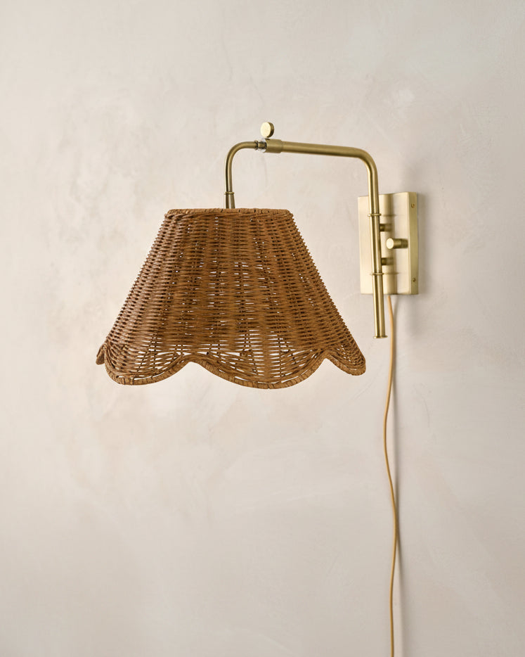 OdetteSwivelWallSconce_ScallopRattanShadeKR_1_f75662fd-6739-4d30-8545-c8f388660b11